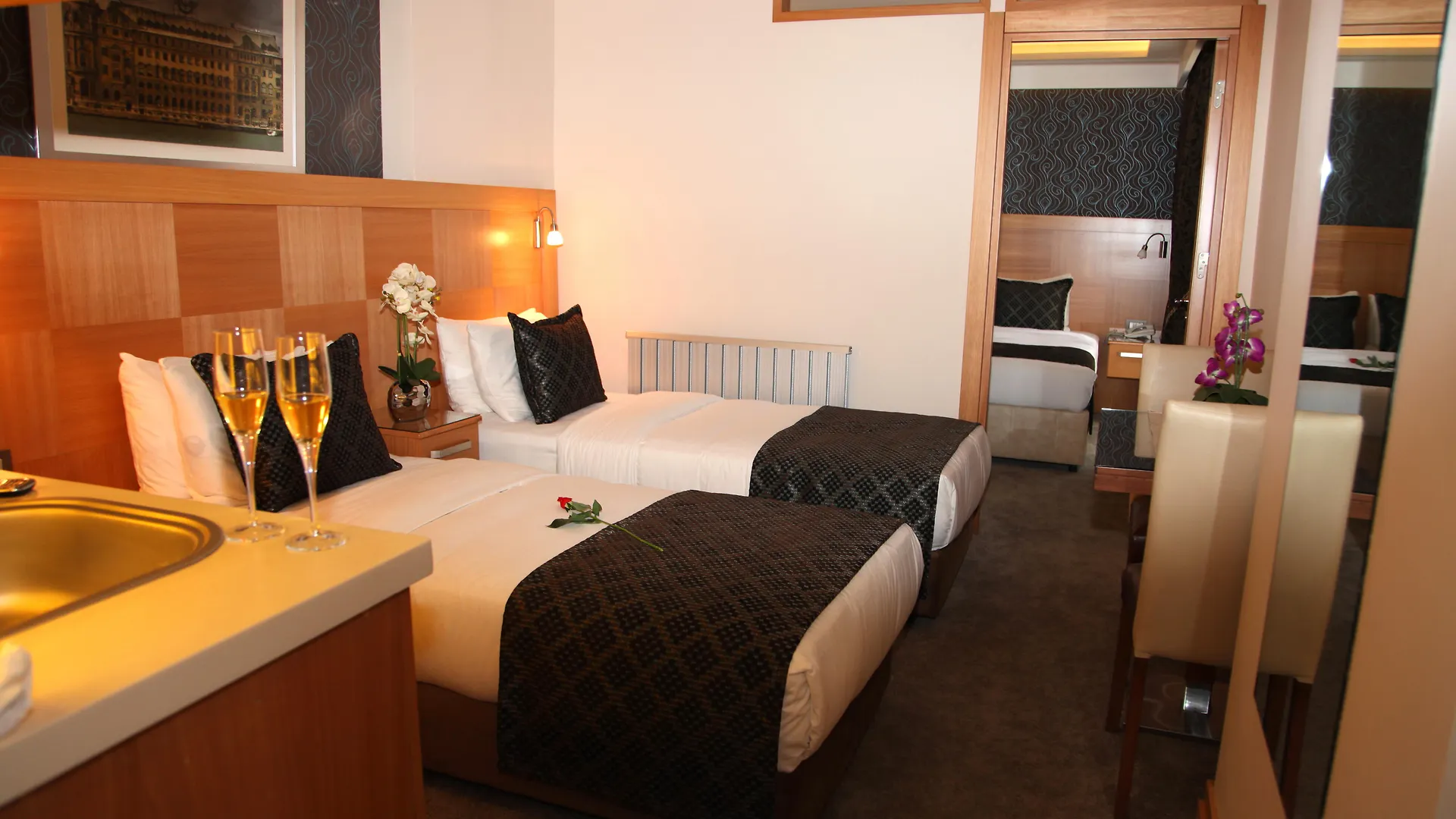 Emerald Hotel Istanbul 4*,