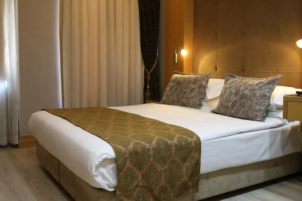 ****  Emerald Hotel Istanbul Turkey