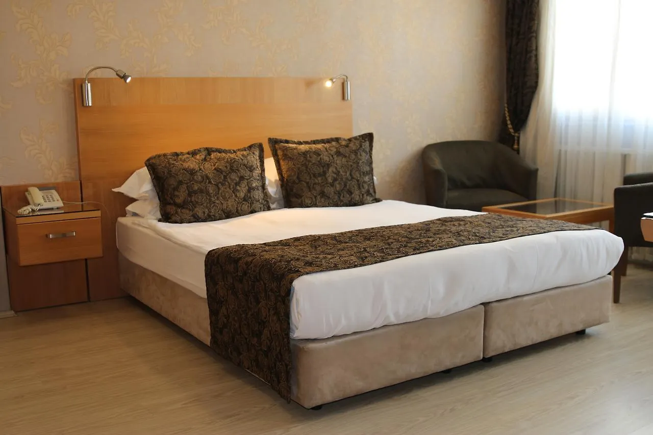 Emerald Hotel Istanbul 4*,